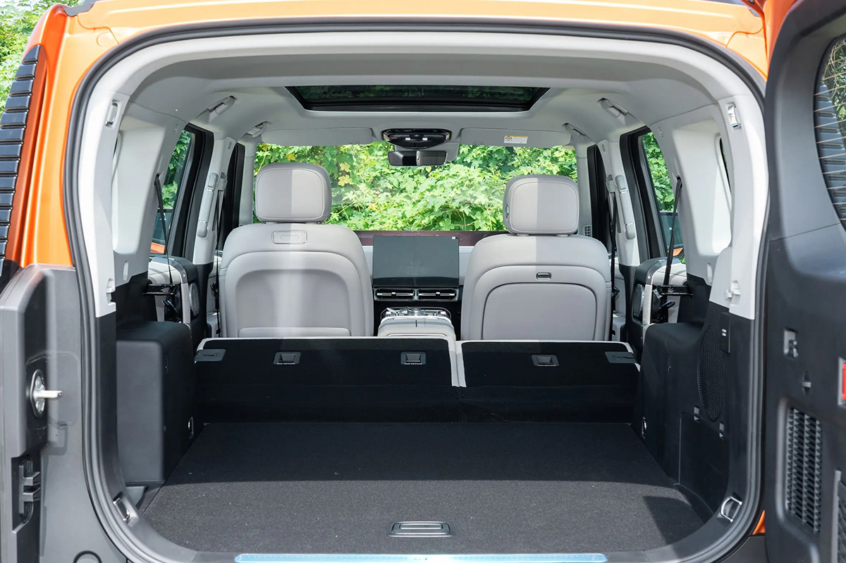 奇瑞全新硬派SUV,捷途纵横G700将上市,四电机+三把锁+华为智驾(图8) 承载式车身 suv_捷途纵横G700 预售价34.99万-42.99万 奇瑞非承载式车身SUV