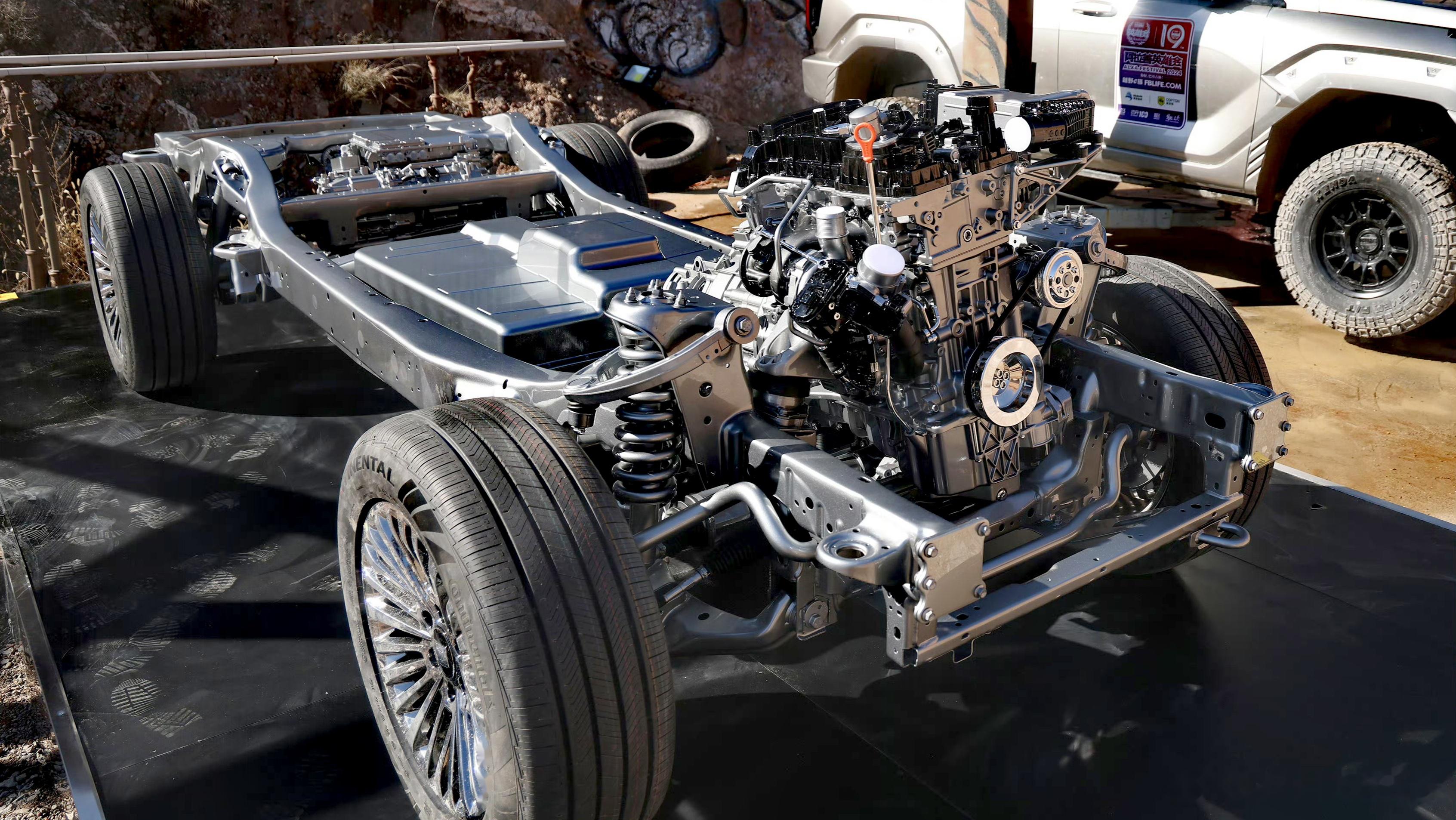 承载式车身与非承载式车身区别有多大?跑一次高速,差距明显!(图9) 承载式车身 suv_承载式车身优缺点_承载式车身与非承载式车身区别