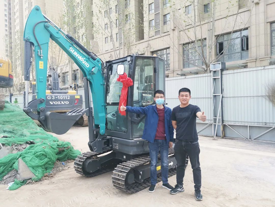 冲、冲、冲！带您感受山河智能挖掘机火热交机时刻