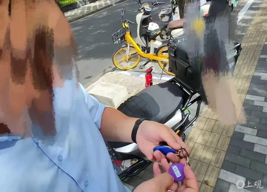 多个小区门禁卡,二手平台上150元就能买到!网友:细思极恐(图2) 门禁卡复制服务价格_小区车辆门禁系统报价_上海小区门禁卡闲鱼交易