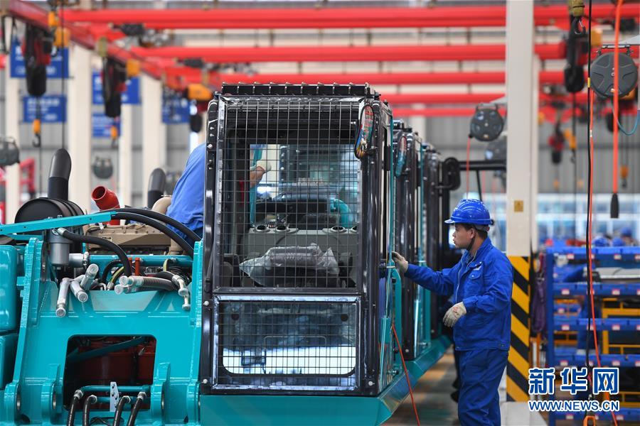 “智慧工厂”引领“生产节拍”——走进山河智能一探究竟