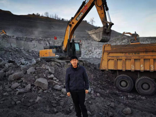 矿山利器，悍将徐工丨环保卡的严？XE490DK挖掘机轻松过关！