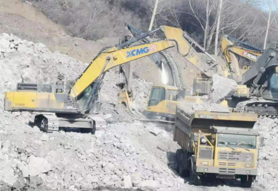 矿山利器,悍将徐工丨环保卡的严?XE490DK挖掘机轻松过关!(图5) 山西灵北煤矿_山河智能挖掘机提车作业_徐工XE490DK挖掘机