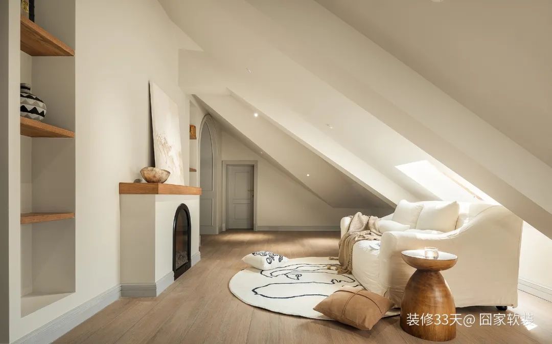 温柔色系清新复古斜顶跃层大宅(图20) 莫兰迪色系装修案例_跃层式楼梯 装修_老房改造设计