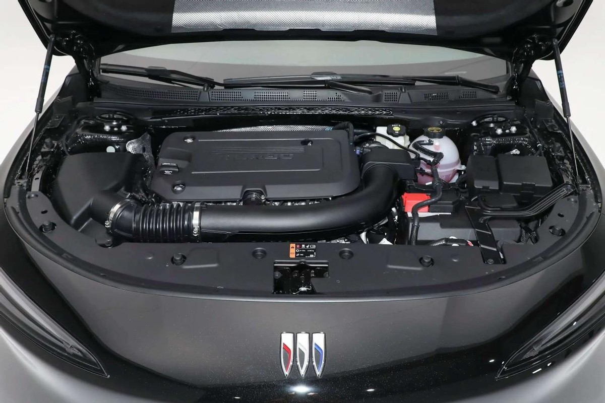 全新君越为什么大降价_20万内中型轿车 丰田凯美瑞 别克君越