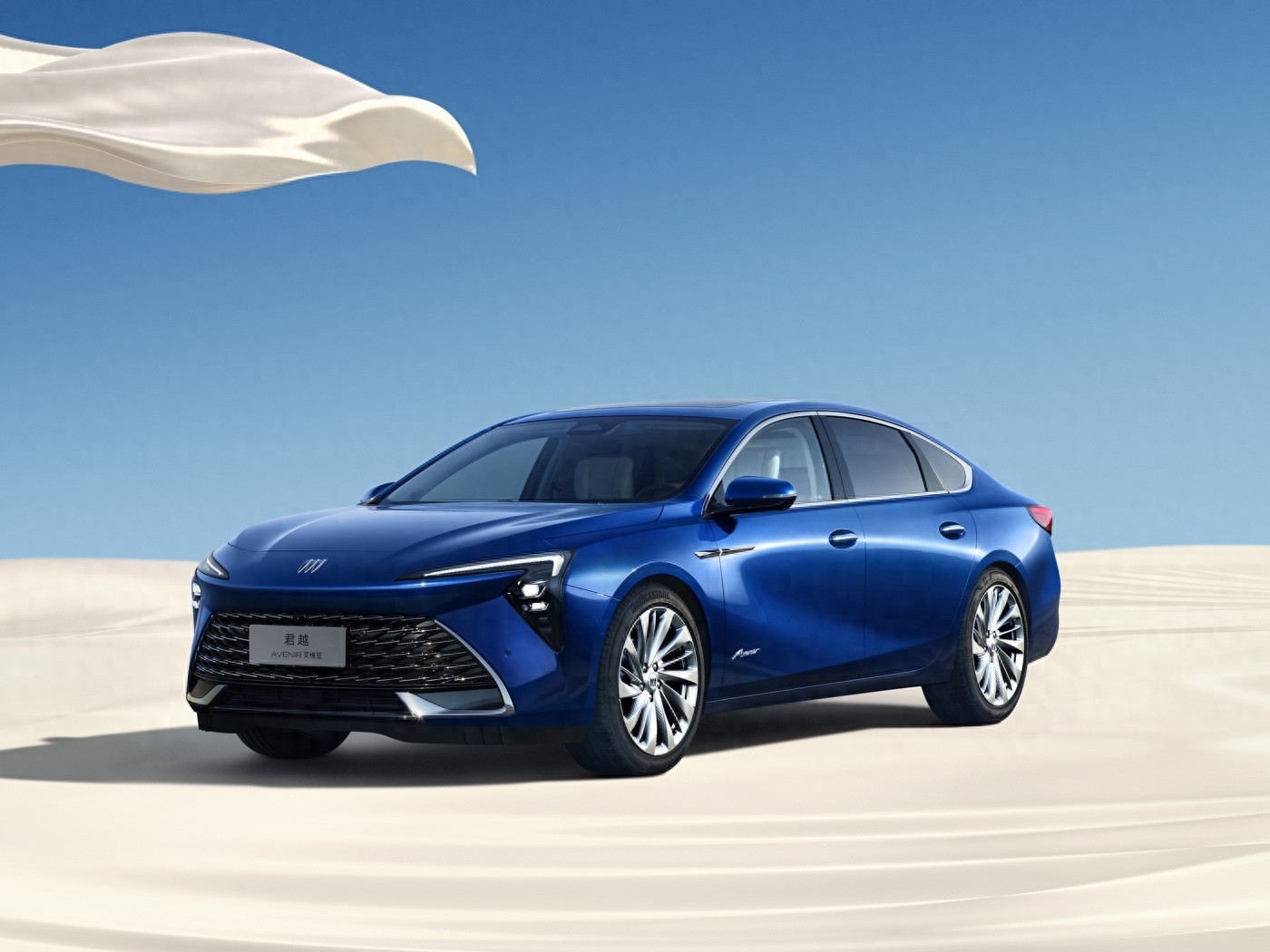 全新君越正式发布，尺寸变小，内外巨变，配30英寸巨幕+电子怀挡