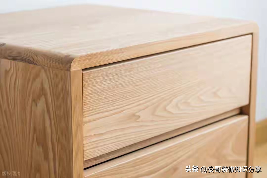 想买实木家具,选哪种实木好?材质、风格、价位全说透(图11) 松木家具 环保_如何选择合适的实木家具材质_实木家具避坑指南