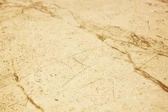 家里装修想用大理石瓷砖,该怎么选?最全选砖攻略来了(图11) 天然大理石缺点大理石瓷砖优势_新房子装修天然大理石还是大理石瓷砖_大理石瓷砖大全