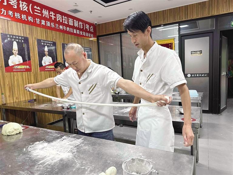 兰州：以工匠精神为基石 传承百年传统技艺