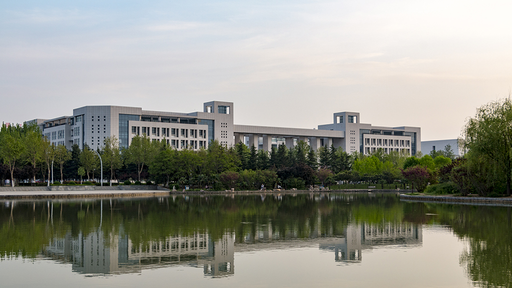 河南科技大学园艺与植物保护学院设有园艺、植物保护、风景园林和林学
