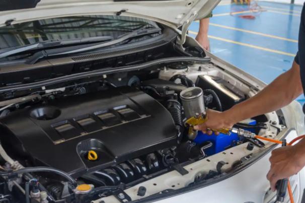 提车当天被4S店推销懵了?这5个项目90%是智商税!老司机教你避坑(图2) 4S店推销陷阱_4s店全包买车提车流程_提车避坑