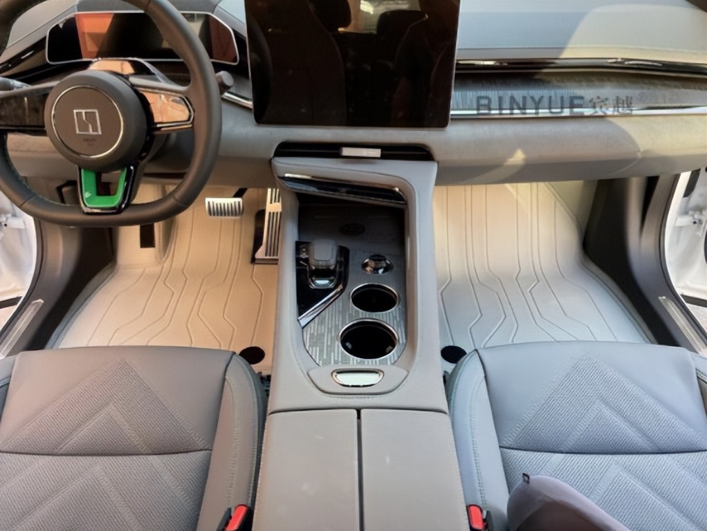 提车当天被4S店推销懵了?这5个项目90%是智商税!老司机教你避坑(图5) 提车避坑_4S店推销陷阱_4s店全包买车提车流程