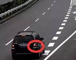 “刀片式”超车!害人害己!(图6) 高速公路超车安全_变道安全技巧_左车变道遭右车两次加速