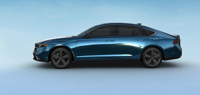 丰田亚洲龙 VS 本田雅阁:谁才是更值得买的家用中级车?(图2) 丰田亚洲龙VS本田雅阁_B级车空间舒适性对比_丰田单人汽车