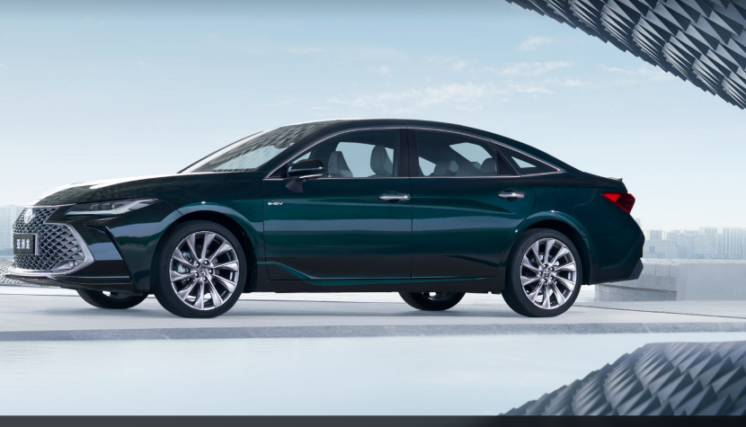 丰田亚洲龙 VS 本田雅阁:谁才是更值得买的家用中级车?(图3) 丰田单人汽车_丰田亚洲龙VS本田雅阁_B级车空间舒适性对比