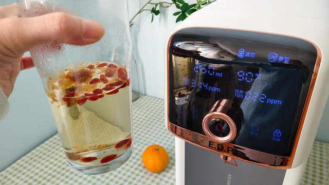 一键冲奶,不用安装的台式即热净饮机(图13) 宜盾普台式即热净饮一体机_沸腾胆饮水机怎么使用_反渗透净水器母婴直饮