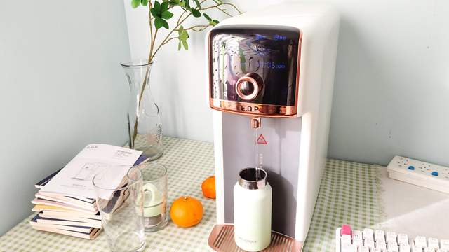 一键冲奶,不用安装的台式即热净饮机(图27) 宜盾普台式即热净饮一体机_沸腾胆饮水机怎么使用_反渗透净水器母婴直饮