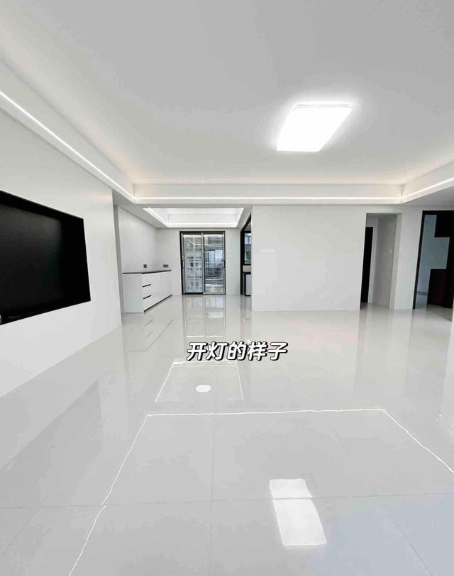 不听劝坚持全屋瓷砖上墙,高级美观好打理,住10年干净如新,真香(图3) 发热抗菌瓷砖_客厅电视瓷砖背景墙效果图2025_恒温脚感瓷砖