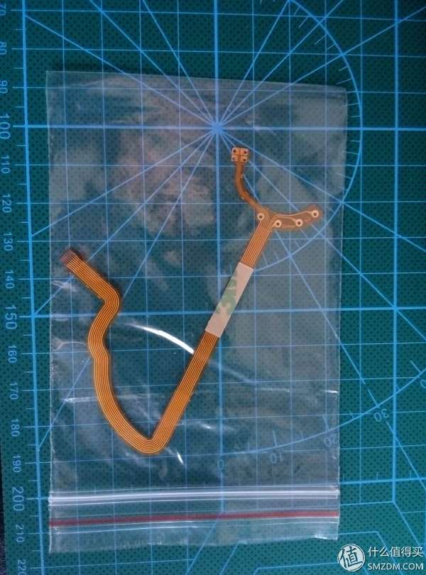 佳能相机广州维修中心_佳能镜头排线更换教程_对焦马达维修过程