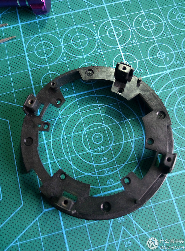 佳能相机广州维修中心_佳能镜头排线更换教程_对焦马达维修过程