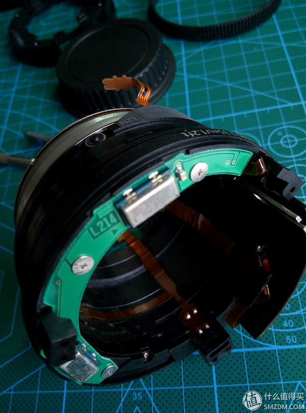 佳能镜头排线更换教程_对焦马达维修过程_佳能相机广州维修中心