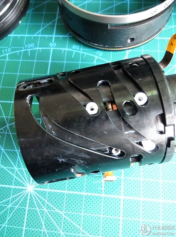 佳能镜头排线更换教程_对焦马达维修过程_佳能相机广州维修中心