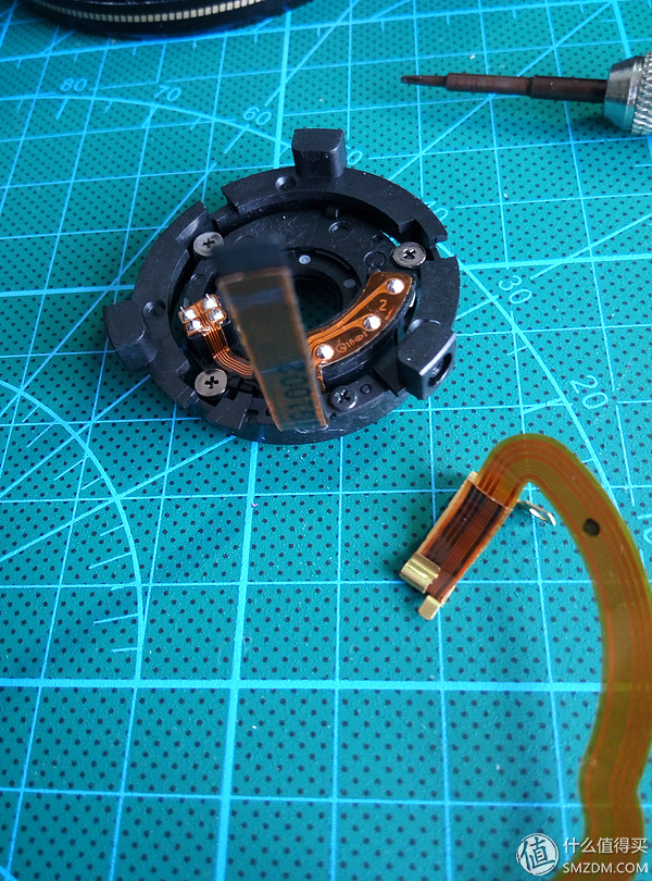 对焦马达维修过程_佳能镜头排线更换教程_佳能相机广州维修中心