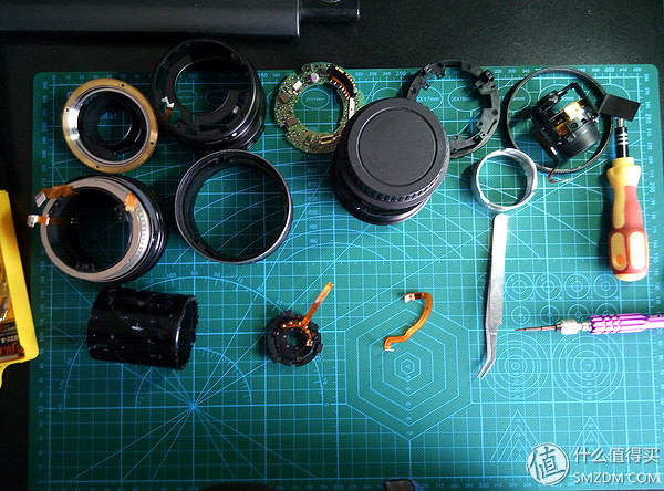 佳能相机广州维修中心_对焦马达维修过程_佳能镜头排线更换教程