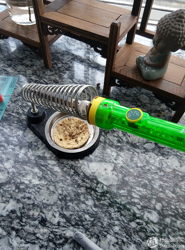 对焦马达维修过程_佳能相机广州维修中心_佳能镜头排线更换教程