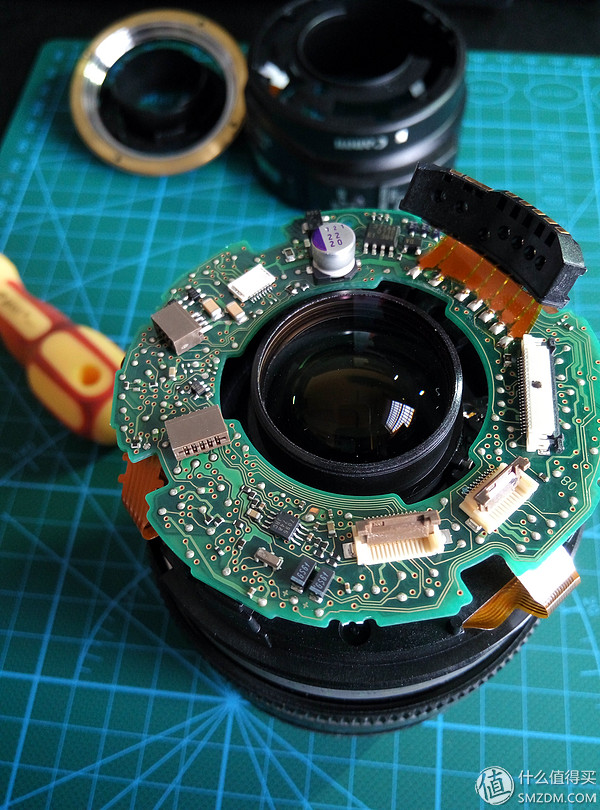 佳能镜头排线更换教程_对焦马达维修过程_佳能相机广州维修中心