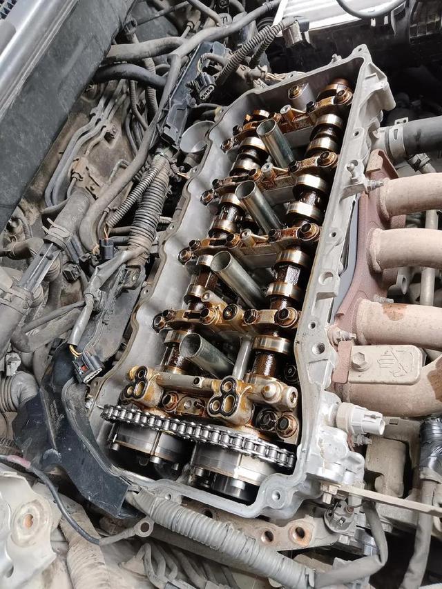 发动机油封渗油修理一次大概多少钱？