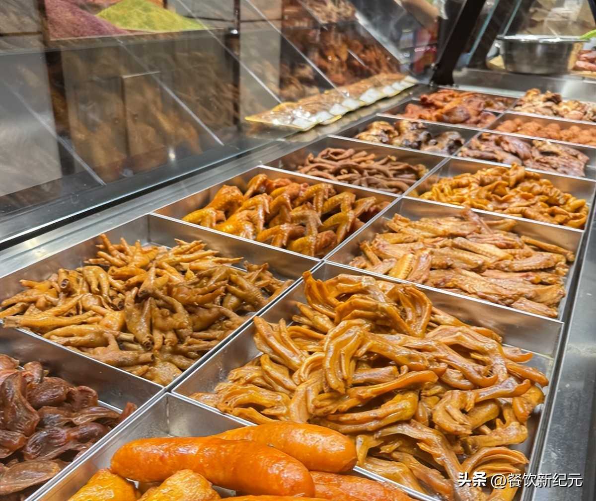 一只活鸡150,为啥卤鸡只卖30?揭秘超市不敢告诉你的4大真相(图4) 冷冻去骨土鸡爪价格_超市卤鸡价格真相_白羽肉鸡与土鸡成本差异