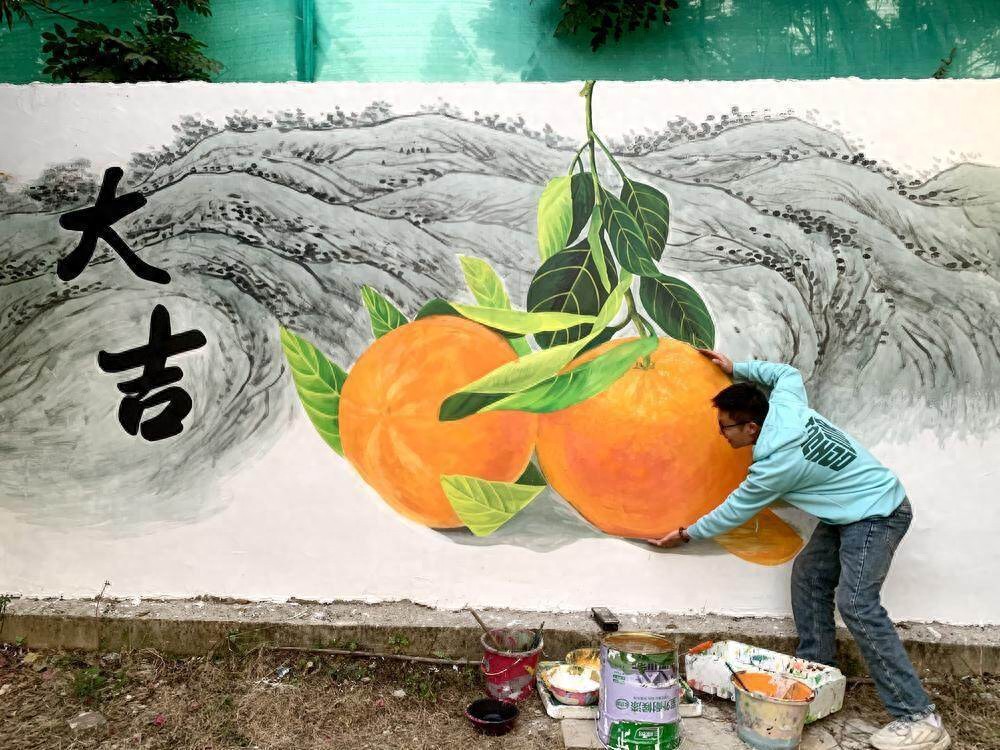 以墙为纸，潮汕小伙五年画遍365个村庄