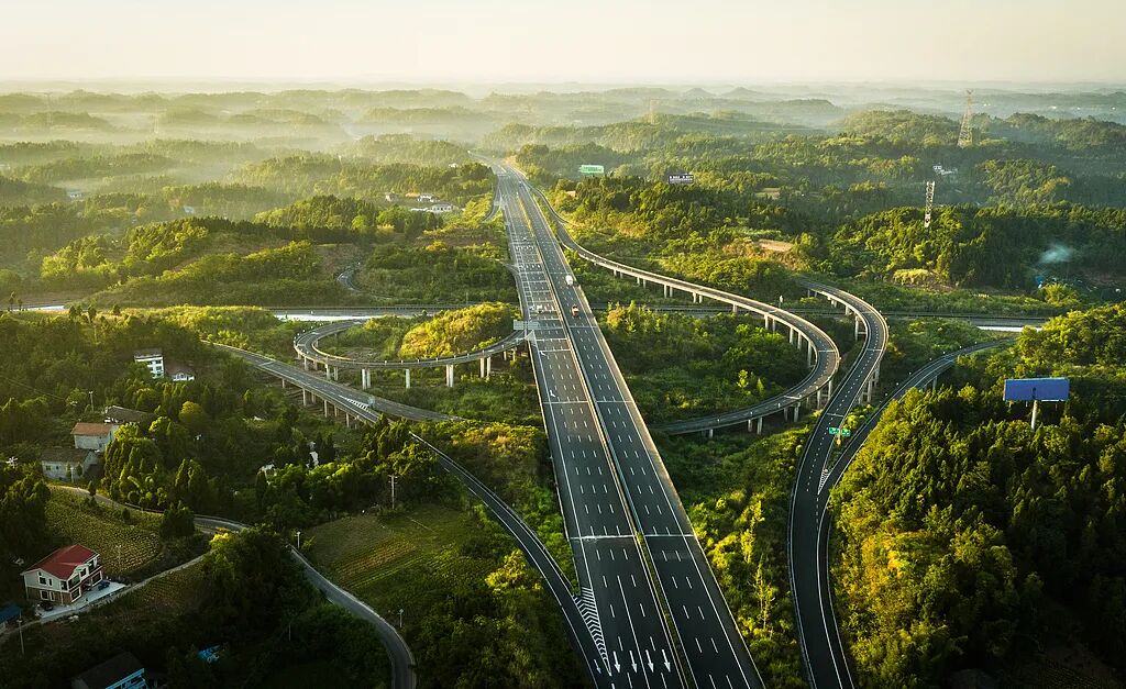 武汉、成都、长沙部分高速停止收费,但别高兴得太早(图7) 上海高速公路收费用标准_高速公路收费期满停止收费_中西部高速免费后拥堵养护问题