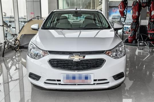 赛欧3 1.3L手动舒适天窗版和1.3L AMT理想版哪个值得买?