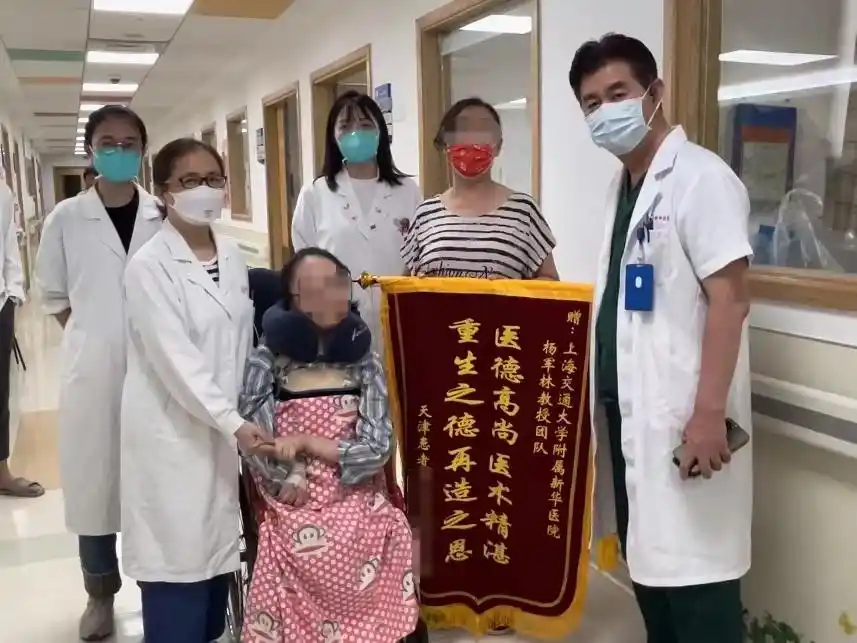 重度脊柱畸形翻修手术_脊柱侧弯吧断棒翻修_脊髓性肌萎缩症脊柱侧弯翻修手术