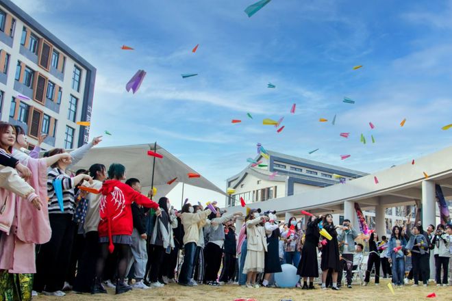 5年投资30亿元寻求“教育之本真”