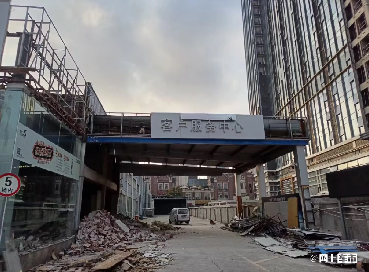 雪佛兰在华销量暴跌97% 不及起亚30% 会退出中国吗?(图2) 雪佛兰销量暴跌97%_中国卖不出去新车坟场_雪佛兰4S店拆除现场