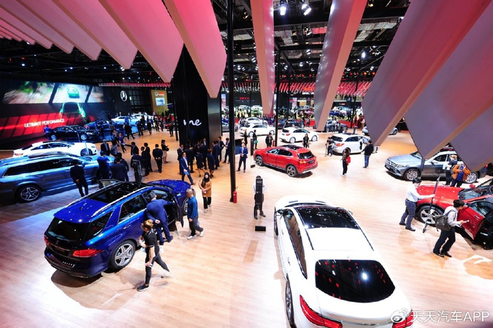 问界极氪崛起,奔驰宝马没救了?(图3) 传统豪华品牌市场份额萎缩_豪华车中国销量下滑趋势_中国卖不出去新车坟场