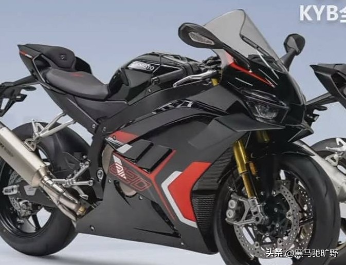 9万拿下三缸超跑 张雪硬核回应 820RR-RS顶配10万以下不可能(图2) 张雪回应820RR顶配落地价_中国国产超级跑车_国产820RR-RS顶配价格