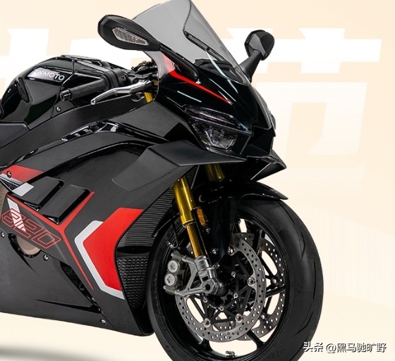 9万拿下三缸超跑 张雪硬核回应 820RR-RS顶配10万以下不可能(图3) 张雪回应820RR顶配落地价_国产820RR-RS顶配价格_中国国产超级跑车