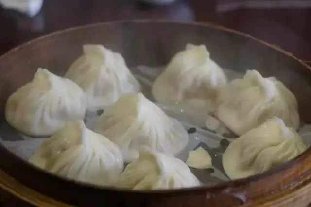 上海古镇小吃攻略_豫园老街小吃_古镇美食推荐