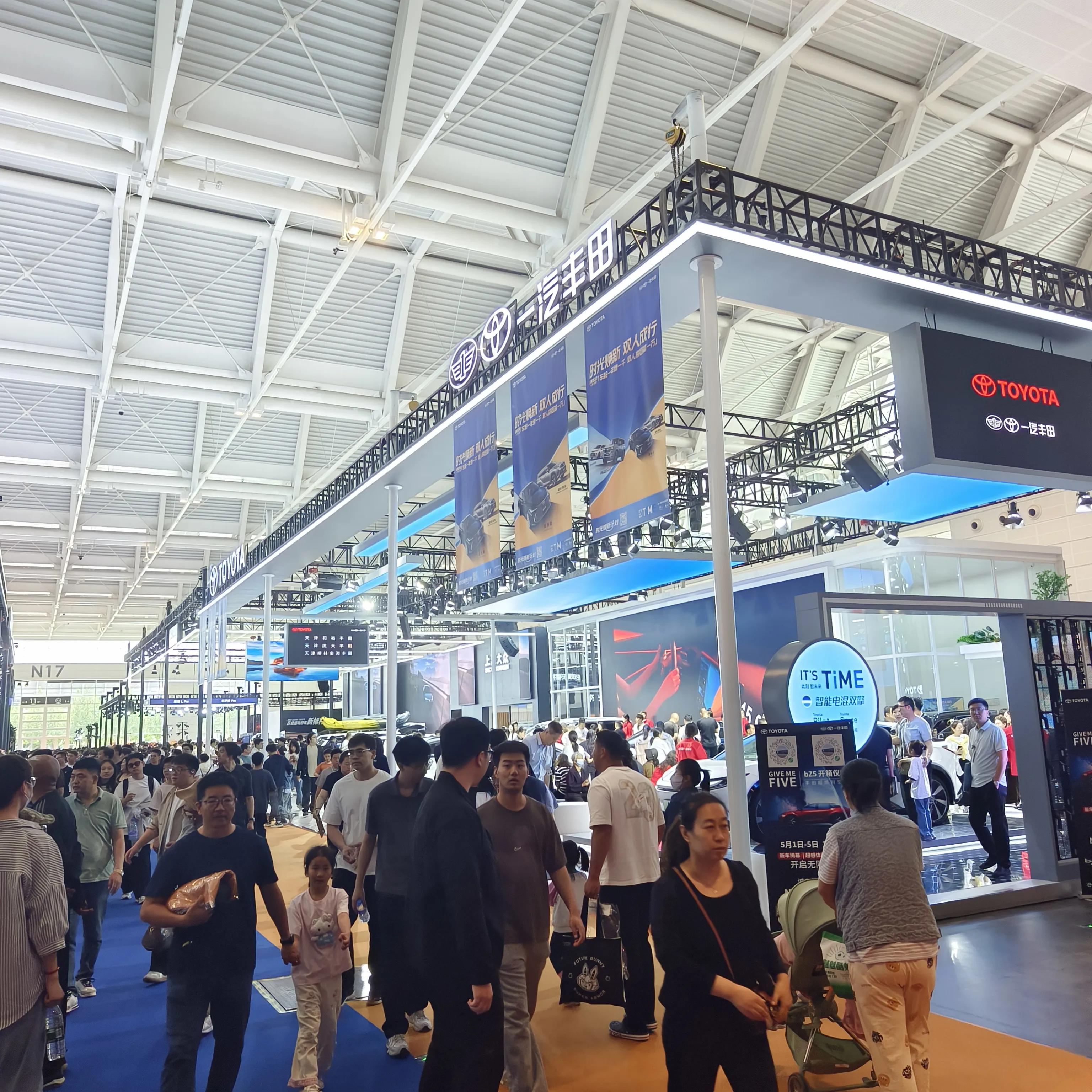 自驾游,选房车还是床车?去了一趟车展让我改变想法了(图2) mpv改床车自驾游论坛_天津国展中心车展 房车展示 suv床车mpv床车