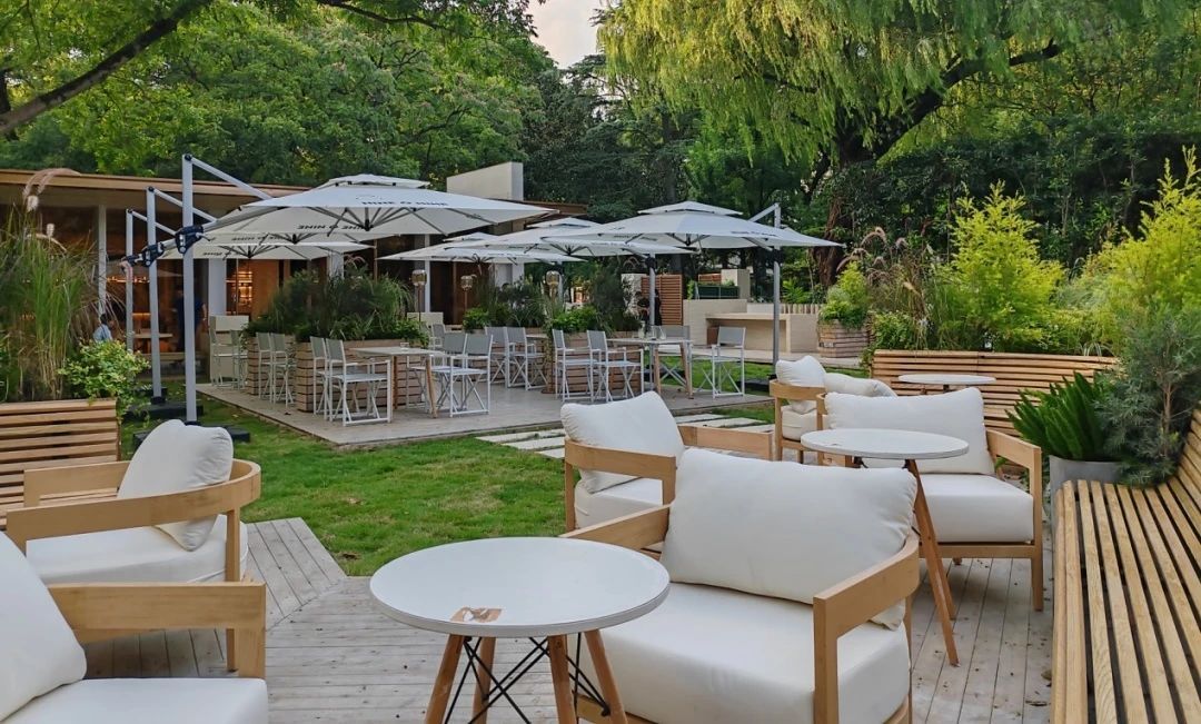 百年中山公园入驻一家高颜值的咖啡店