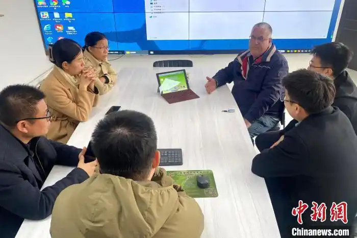 宁夏草莓种植技术_德国农业专家诺伯特_大棚种植草莓技术