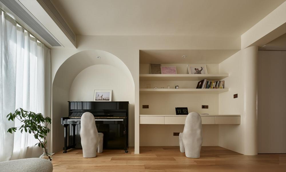 乳胶漆与壁纸壁布的选择_墙面装修材料性价比对比_刷乳胶漆的墙面还能贴壁纸不