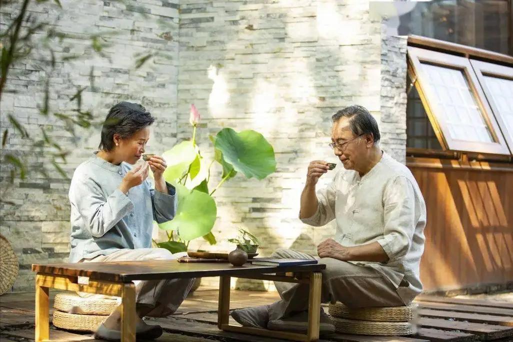 中年人护肝绿茶_吃烧烤后喝茶好吗_绿茶护肝功效