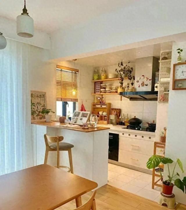 若再次装修，厨房坚决不做吊柜！照抄邻居家的做法，既美观又实用