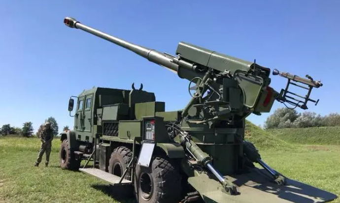 车载155毫米火炮_乌克兰版凯撒火炮_乌克兰2S22型155毫米车载炮