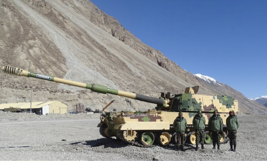 巴基斯坦北方工业SH-15型155毫米车载加榴炮_中国北方工业AR-1型300毫米重型火箭炮_车载155毫米火炮